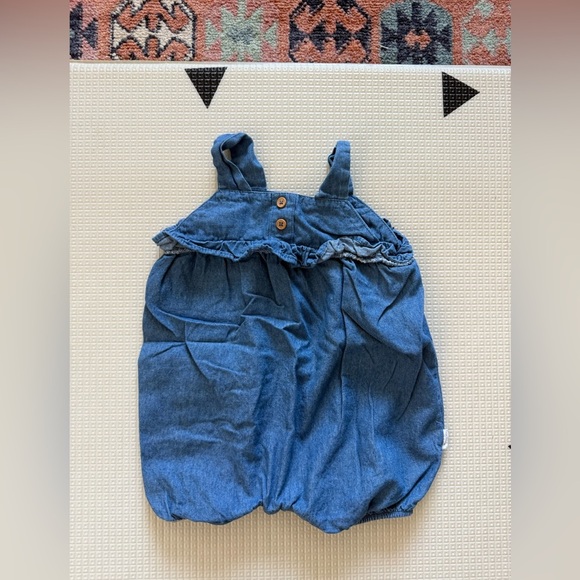 Tahari Baby|Chambray Blue baby girl bubble romper with ruffle detail,18 months• - Picture 5 of 5